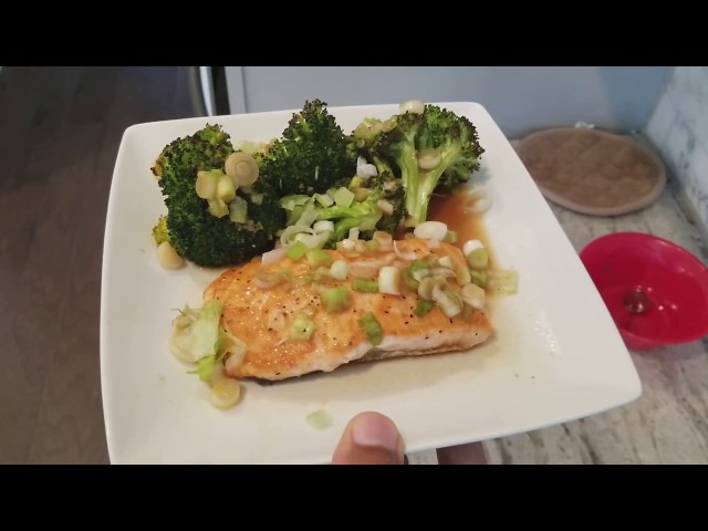 Cooking Miso-Ponzu Salmon with Broccoli