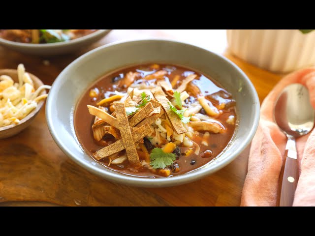 Slow Cooker Chicken Tortilla Soup