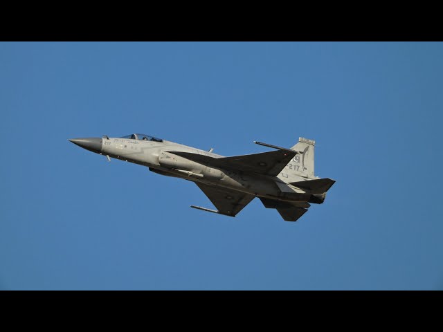 Latest PAK JF-17 Block3 Solo Display at Dubai Airshow 2023