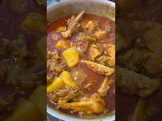 How to cook chicken curry with potatoes