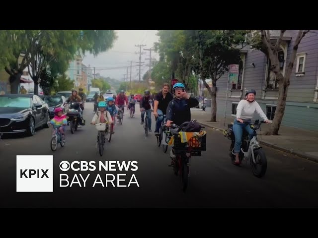 San Francisco students caravan to school together with "bike bus" convoy