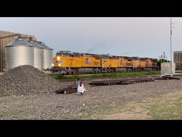 Awsome trains flying through Saginaw Texas