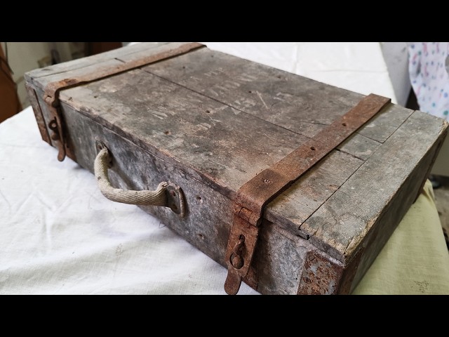 Restoring a Rare Italian Military Ammo Case