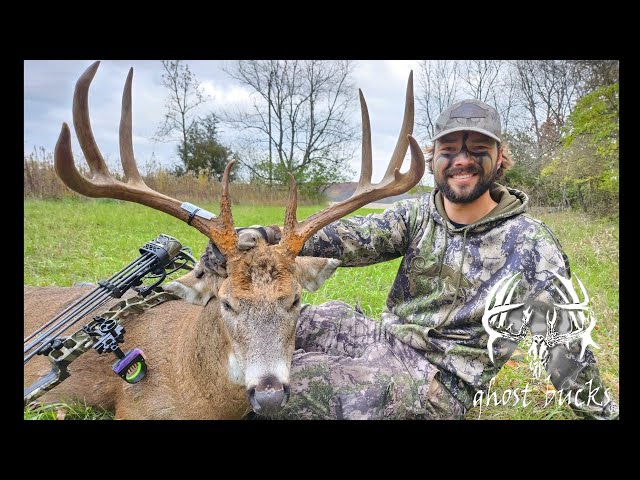 Giant Buck With A Bow! Self-filmed Hunt Over A Scrapeline In November #hunting