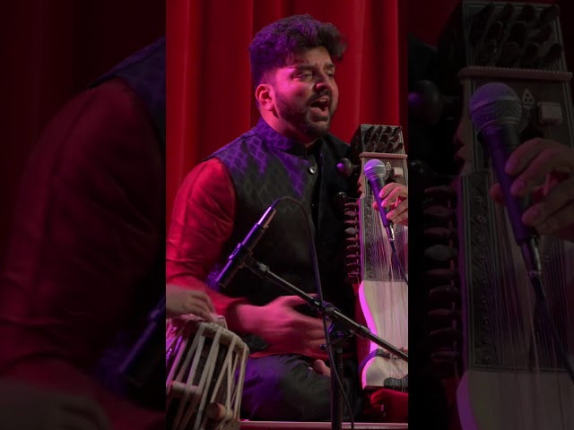 When a Sarangi player picks up the mic and starts to sing! | Sehra Bandish in Raag Shahana