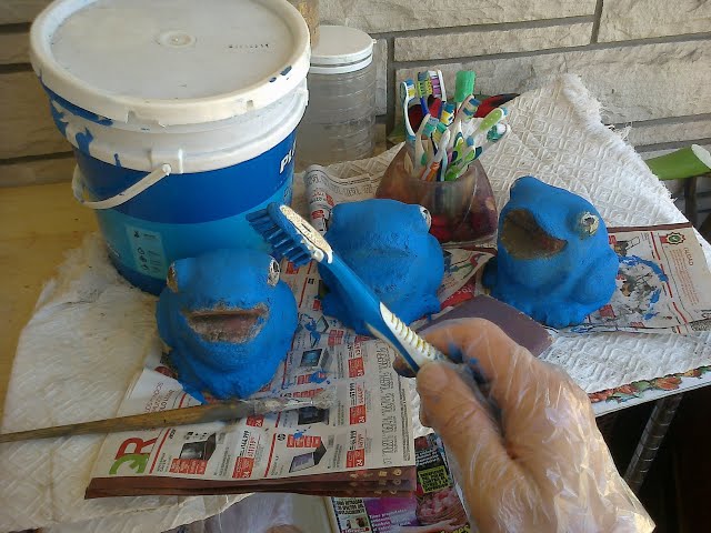 By restoring and painting #SanTenChan garden ornaments we learn together on YouTube