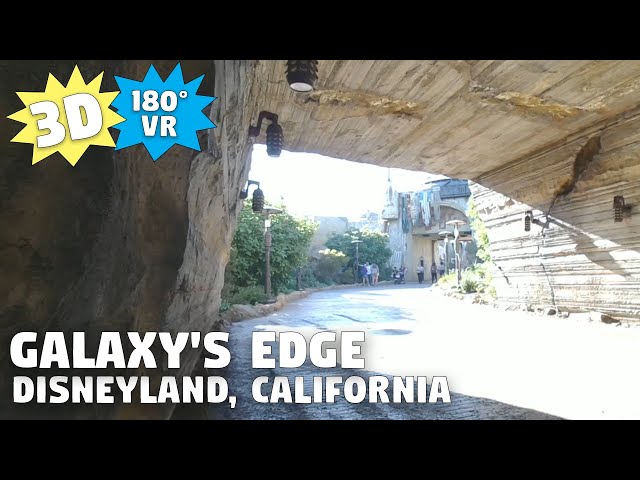 [3D VR] Disneyland - Star Wars Galaxy's Edge - Chill at Entrance