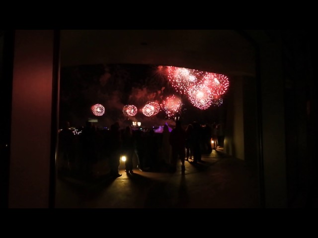 360° video Disney Magic Kingdom Christmas Fireworks Finale from Top of the World Lounge