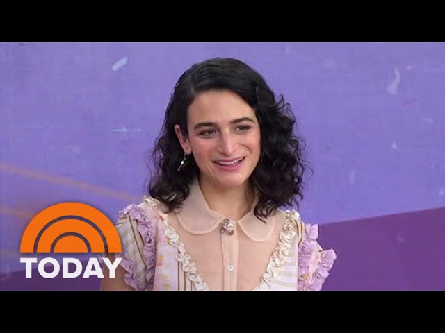 Jenny Slate Shows How She Does The Voice For ‘Marcel the Shell’