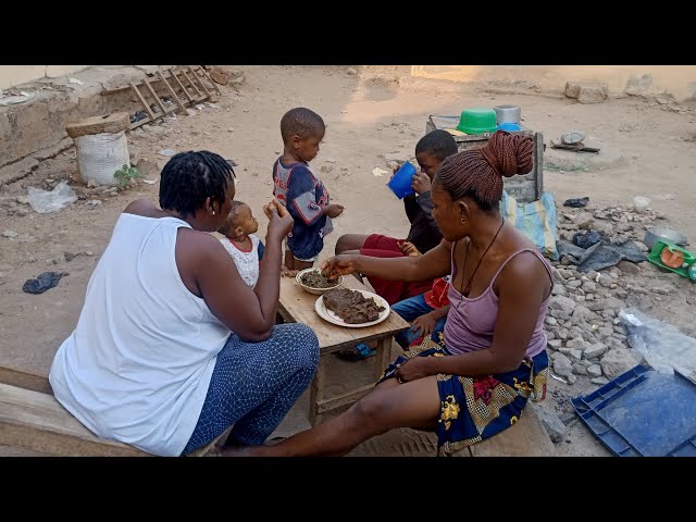 Eating Organic Food//Typical African Lifestyle #cookingchannel #cooking #eating #lunch #lunchtime