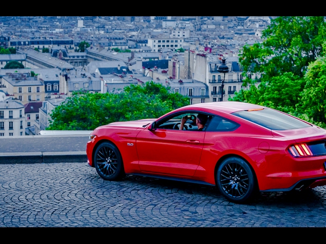 Ford Mustang V8 Races Through the Streets of Paris 360 VR - Inside Lane