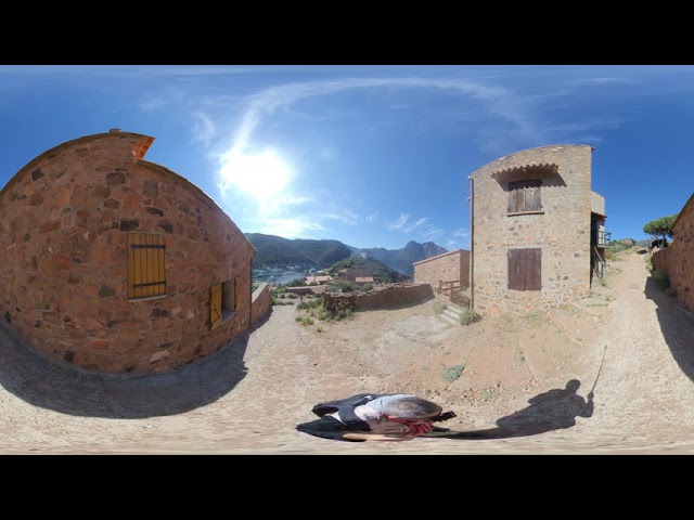 Village et  port  de Girolata  Corse vidéo  à 360°