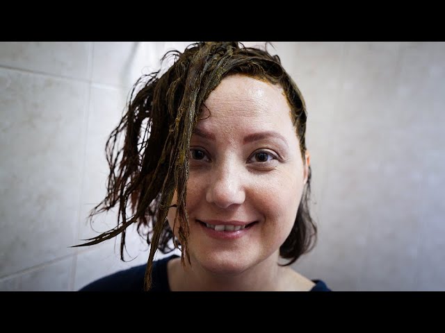 Dying my hair with HENNA DYE | TIPS and TRICKS for dyeing your hair