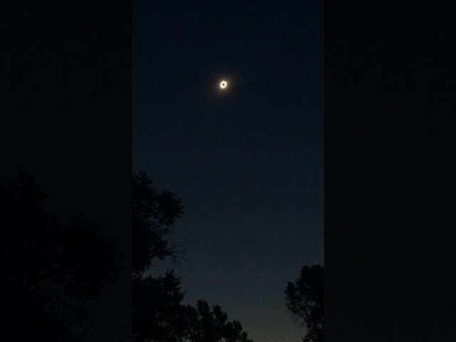 8.21.17 Total Eclipse using Gordon Telepun's Eclipse App (Shadow Bands - Jackson, WY)