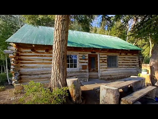 Explore this Mountain Cabin in 3D VR