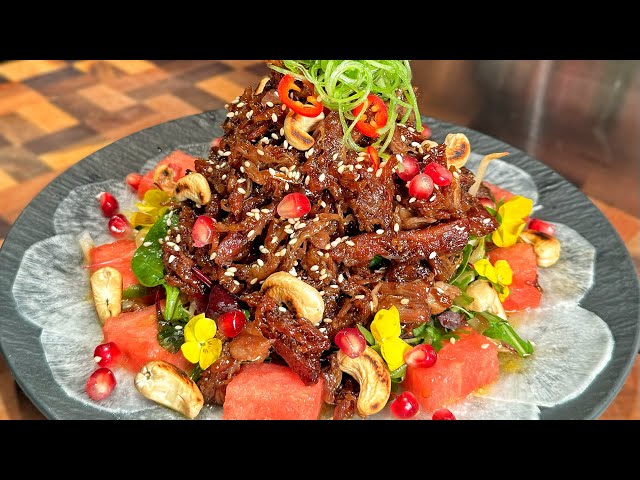 The Most Amazing Crispy Duck Salad! 🦆😍