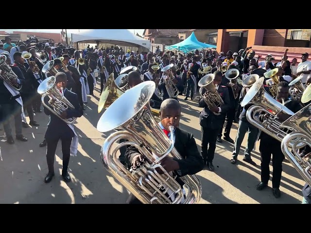 Ezase-Vaal Brass Band plays “Wamuhle” by Njelic & Boohle feat. De Mthuda & Da Musiqal Chef 🔥🔥🔥