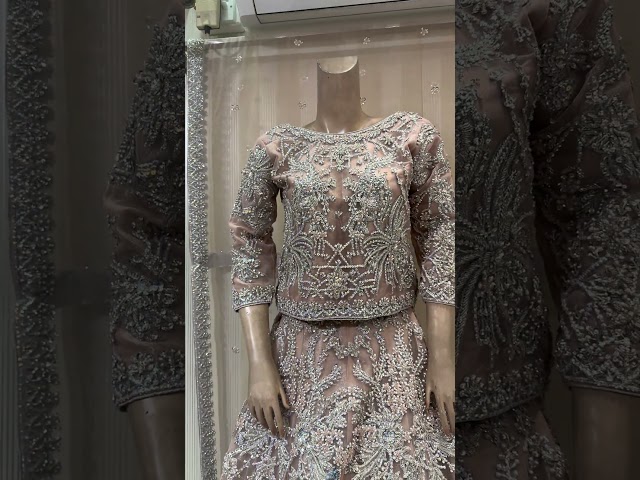 #bridalmehndi #mahndidress #dress #pakistanidressdesignforgirls #fashion #weddingattire