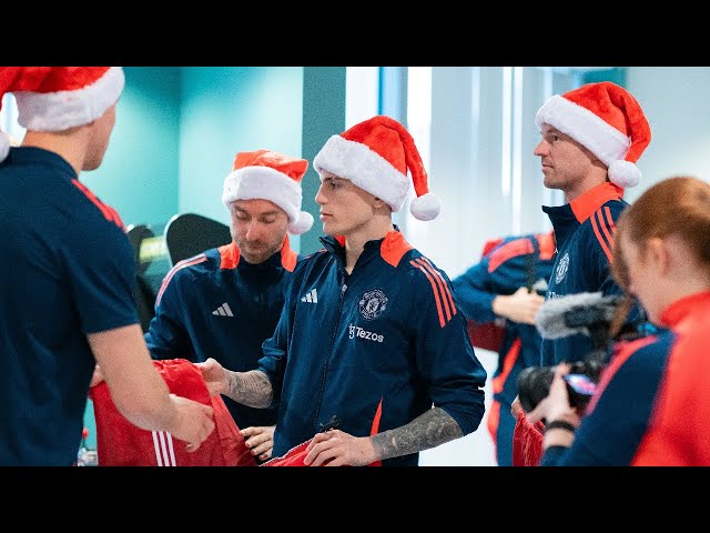 Manchester United players spread festive cheer at Royal Manchester Children's Hospital ❤️