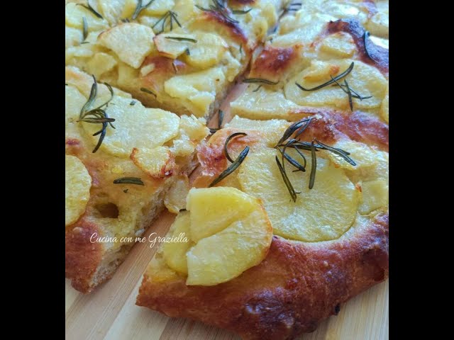 Focaccia con patate e rosmarino: una delizia croccante e morbida