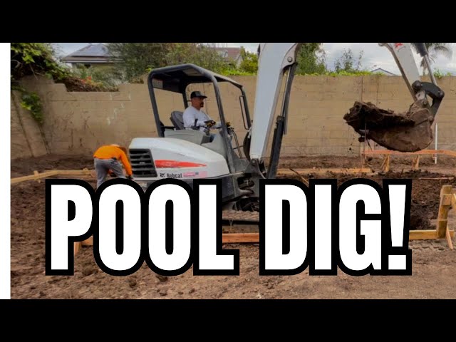 How to dig a swimming pool. Great excavator and Bobcat operator 👌