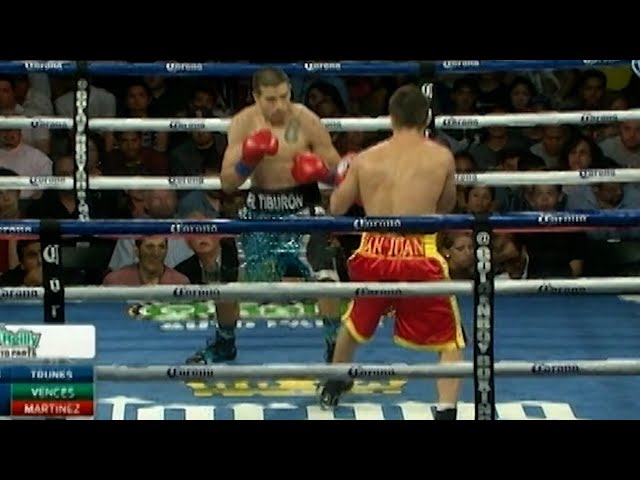 Andy Vences Vs Cesar Martinez (doctor stopped the fight due to lacerations in his mouth)