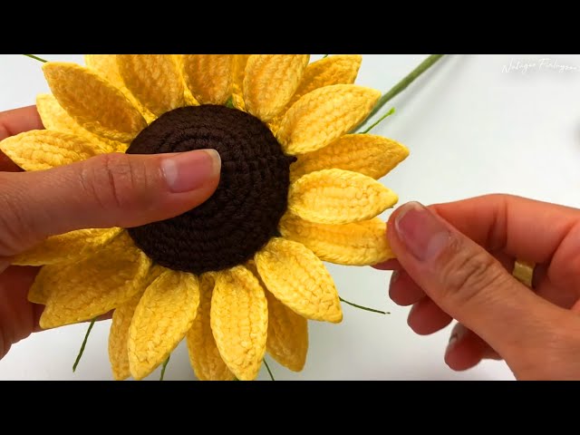 Crochet Dwarf Sunflowers Pattern - Petals & Assembly