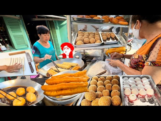 Breakfast under 1$ at a 20-year-old bakery in Saigon | Amazing Vietnamese Street Food with Thao-TV