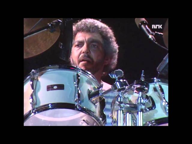 Steve Gadd and The Gadd Gang   beautiful drum solo "My little brother"