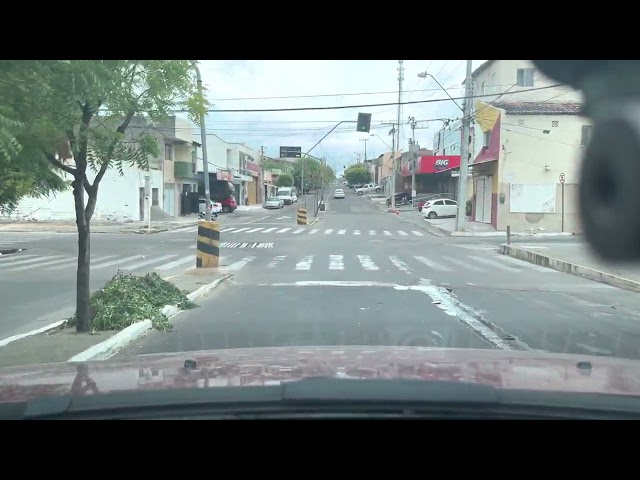 CLIMA DE CHUVA NO CENTRO DA CIDADE DE CRATEÚS CEARÁ