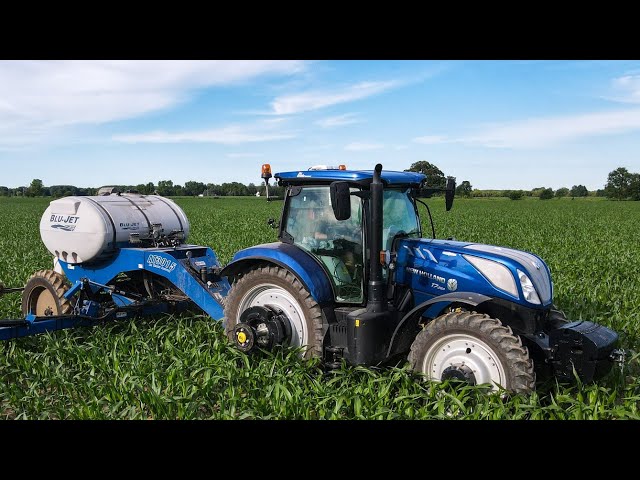 New Holland T7.260 Blue Power Autocommand sidedressing corn with Blue Jet applicator in Michigan!