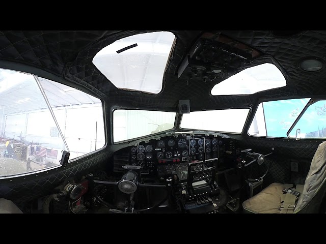 Inside a B-17 Cockpit - 360 Video