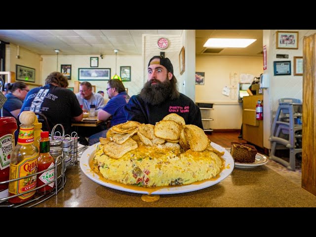 I ORDERED 'THE MONSTER OMELET CHALLENGE' AT A PACKED RESTAURANT IN LAS VEGAS | BeardMeatsFood