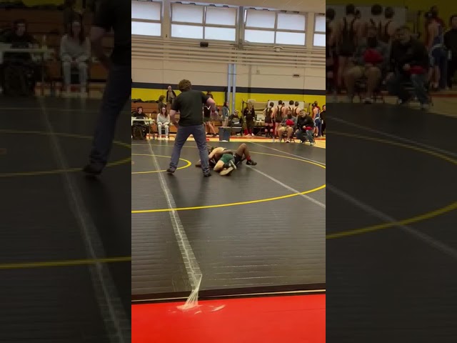 Amazing reversal pin by female to beat male!