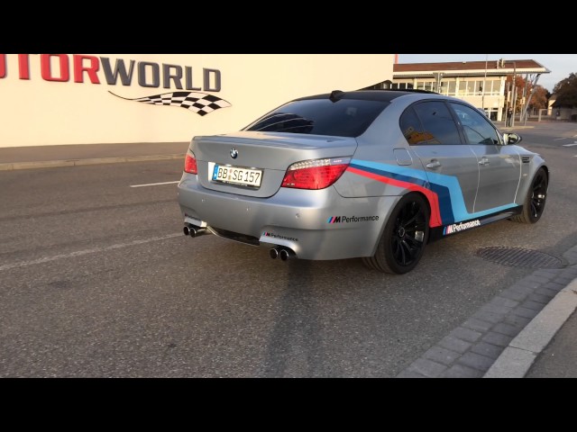 BMW M5 V10 BRUTAL SOUND, Little Drift & Acceleration @ Motorworld Stuttgart