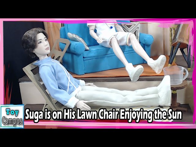 Suga is on His Lawn Chair Enjoying the Sun | Make DIY Music Video Little Art Set