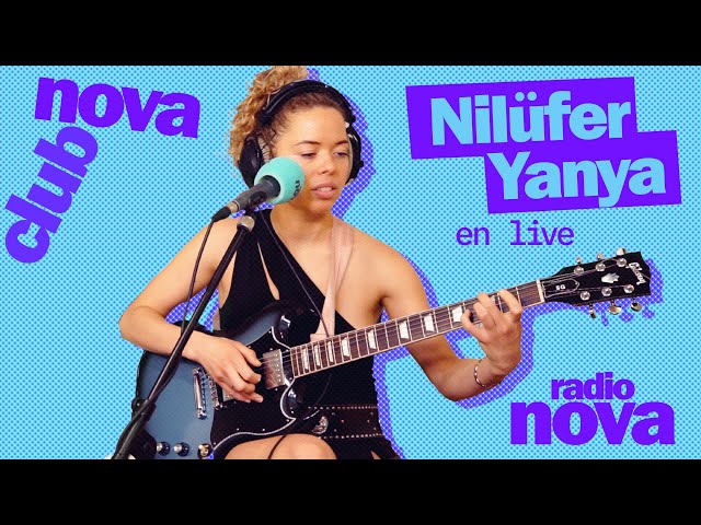 Nilüfer Yanya en live dans le nova club.