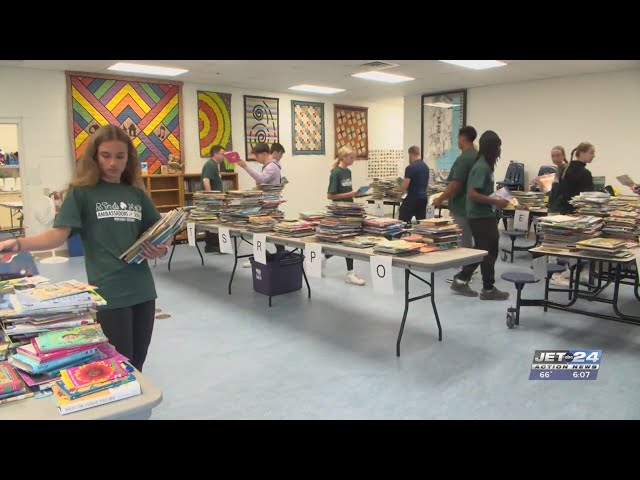 Mercyhurst students get a taste of college life in the Erie community for Day of Service