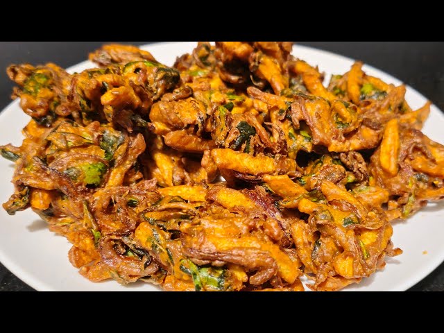 2025 Ramzan Special Aloo Palak Wale Pakoray Recipe