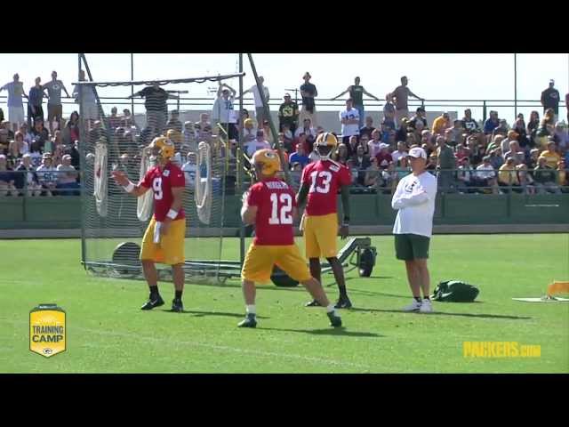 Aaron Rodgers hits target from 50 yards