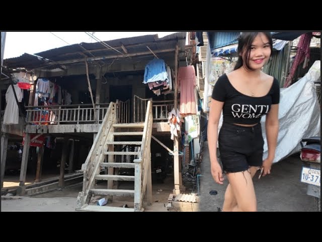 "Under the Stilt Houses: The Living Space in Cambodia's Crowded Streets"