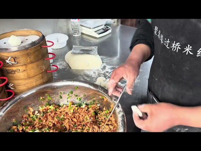 How they make Meat Filled Buns in China (Xiao Long Bay)