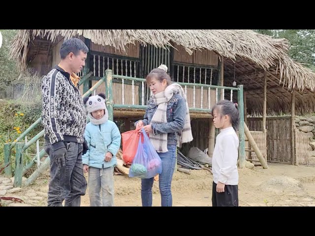 The teacher visited a single father and son after the Lunar New Year holiday