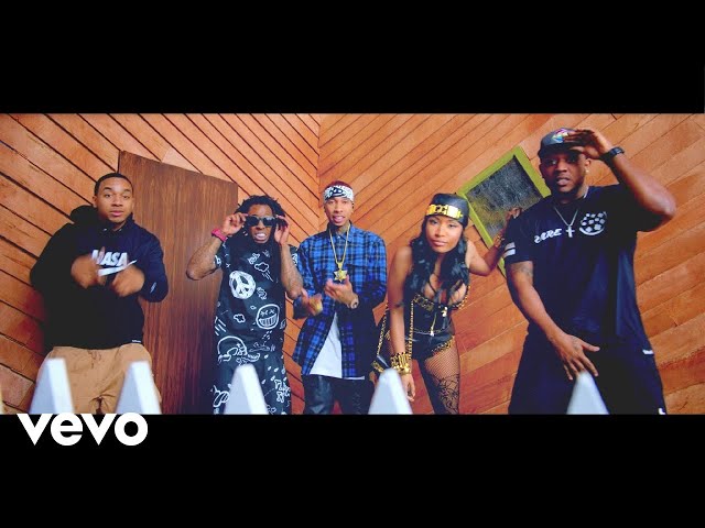 Young Money - Senile ft. Tyga, Nicki Minaj, Lil Wayne