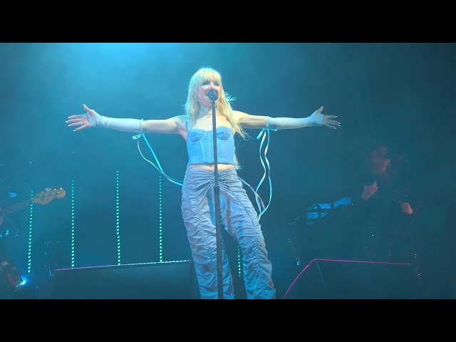 Carly Rae Jepsen - Cut to the Feeling at O2 Academy Glasgow on 8th February 2023