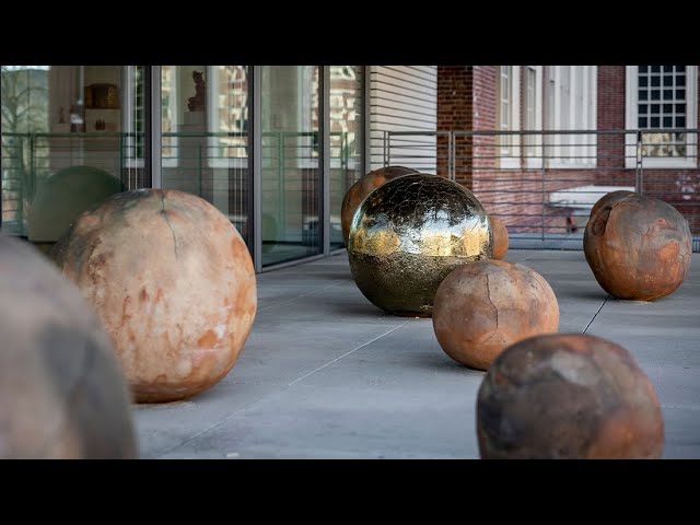 Install in Action—Putting Public Art On-View in “Bosco Sodi: Origen” (Time-Lapse)