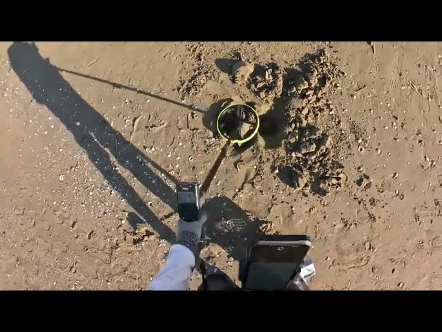 In spiaggia con il metal detector - 16 novembre 2024 #GoPro #deus #metaldetector