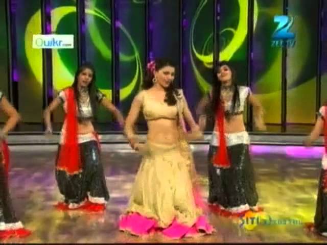 Dance India Dance Season 4 November 24, 2013 - Urvashi Rautela