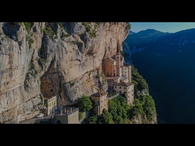 Madonna della Corona - Santuario cattolico nella roccia a Brentino Belluno - Spiazzi - Verona Italy