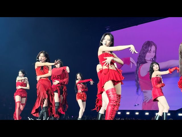 TWICE (트와이스) - MOONLIGHT SUNRISE + Brave (Las Vegas) - Ready to Be World Tour [Fancam]